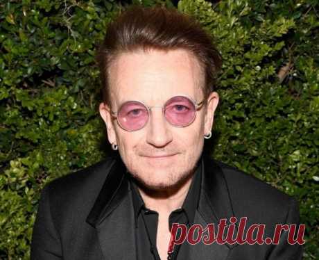 Боно – именинник: интересные факты из биографии вокалиста рок-группы U2