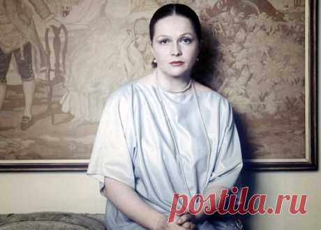 Наталья Гундарева, 28 августа, 1948
 • 15 мая 2005