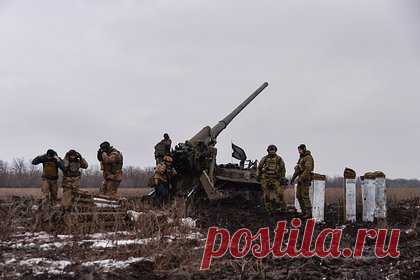 Мэр Донецка обвинил украинских артиллеристов в отсутствии мужской чести. Мэр Донецка Алексей Кулемзин обвинил украинских артиллеристов в отсутствии офицерской и мужской чести, таким образом он прокомментировал обстрелы города со стороны Вооруженных сил Украины (ВСУ). Он отметил, что не может понять мотивов военнослужащих, которые обстреливают мирных жителей.