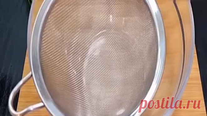 Выливаем яйцо в кипящее молочка, вот что из этого может получиться