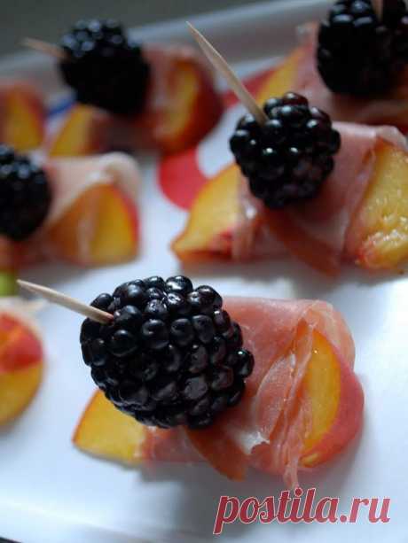65 Summer Wedding Appetizers: Little Bites For Your Big Day Tasty food is one of the biggest pleasures in our life, so it will help to impress your guests and make them happy! Have you already decided on the food bar to organize, and what will you serve? We've gathered several ideas of summer wedding appetizers...