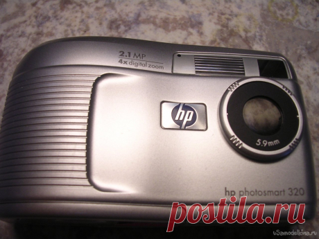 Замена дисплея на простеньком фотоаппарате  Hewlett-Packard HP 320 Пришел в ремонт достаточно простенький фотоаппарат Hewlett-Packard HP 320 с поврежденным дисплеем. Фирма Hewlett-Packard является практически образцом "развития американского бизнеса". Ребята начинали свою деятельность в гараже. Вот что пишет википедия. "Начальный капитал составлял