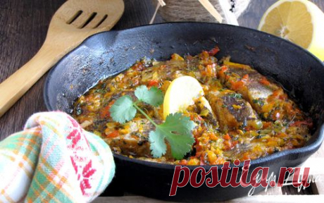 Белая рыба, запеченная в пикантном соусе | Кулинарные рецепты от «Едим дома!»