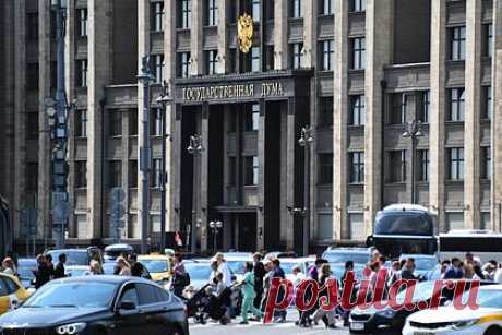 В Госдуме прокомментировали взятие российскими военными Авдеевки. Авдеевка переходит под контроль России. Это означает то, что Донецк будет меньше обстреливаться ствольной артиллерией, заявил депутат Госдумы Дмитрий Певцов в Telegram-канале. Российские войска после взятия под контроль Авдеевки приступили к окончательной зачистке города от ВСУ.