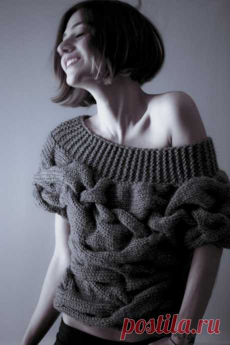 Оригинальный пуловер спицами с широкими косами | Вяжем с Лана Ви