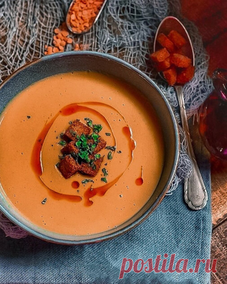 Турецкий чечевичный суп - легко готовится, но выглядит очень аппетитно.