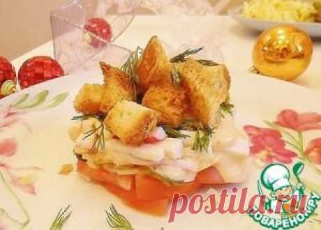 Хрустящий салат с помидором и крабовыми палочками - кулинарный рецепт