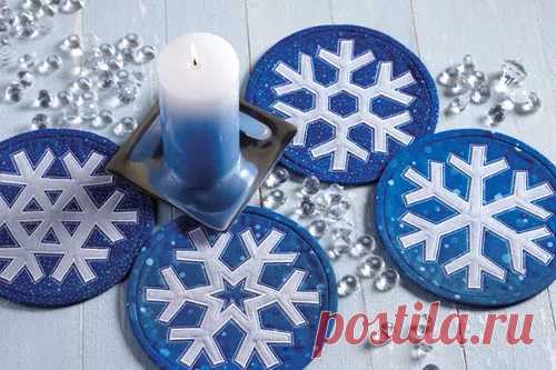 White Christmas Mini Mats Pattern Download Enjoy the White Christmas Mini Mats digital pattern from Quilting CelebrationJust like snowflakes, no two of these wintry mini mats are alike.