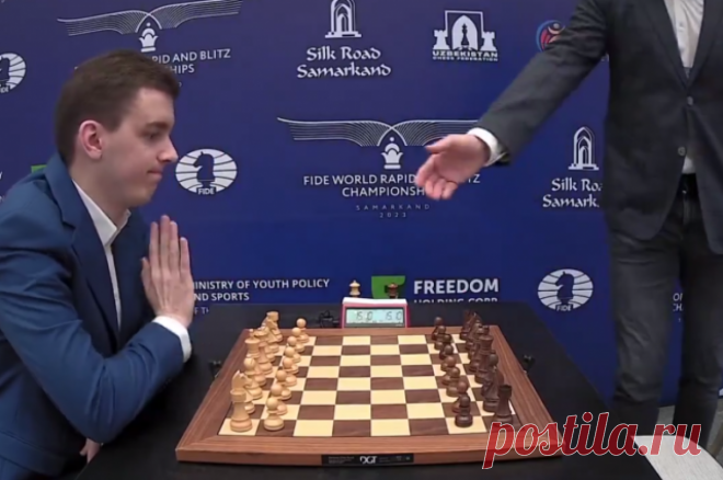 Польский шахматист Дуда отказался пожать руку россиянину на чемпионате мира. Денис Хисматуллин протянул руку, но шахматист из Польши отказался поприветствовать в ответ.