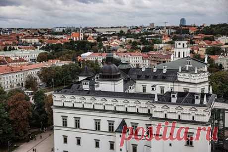 Власти Литвы проверят 800 граждан на предмет угрозы нацбезопасности. Литовские власти проверят 800 иностранных граждан, получивших литовское гражданство в порядке исключения, на предмет угрозы национальной безопасности и «поддержки действий государства-агрессора». Такое решение было принято после проведения расследования в отношении балерины Илзе Лиепы, поддержавшей проведение СВО.