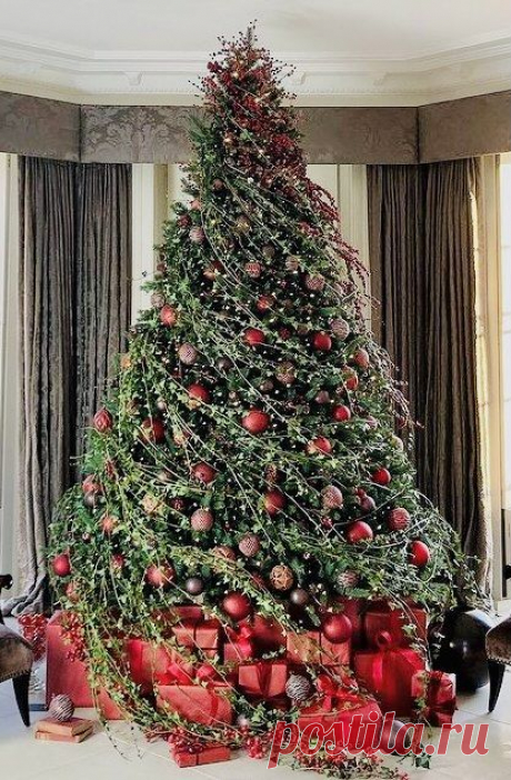 Ivy Christmas Tree
