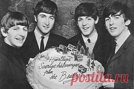 Последняя песня Beatles, спетая Джоном Ленноном, вышла в хорошем качестве. Клип на композицию «Now and Then» обещали опубликовать в пятницу.