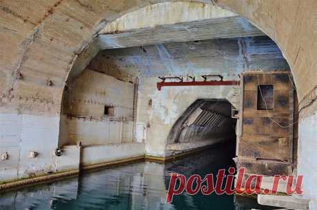 Уникальная подземная база для подводных лодок с атомным оружием в Балаклаве, Крым | Все об оружии