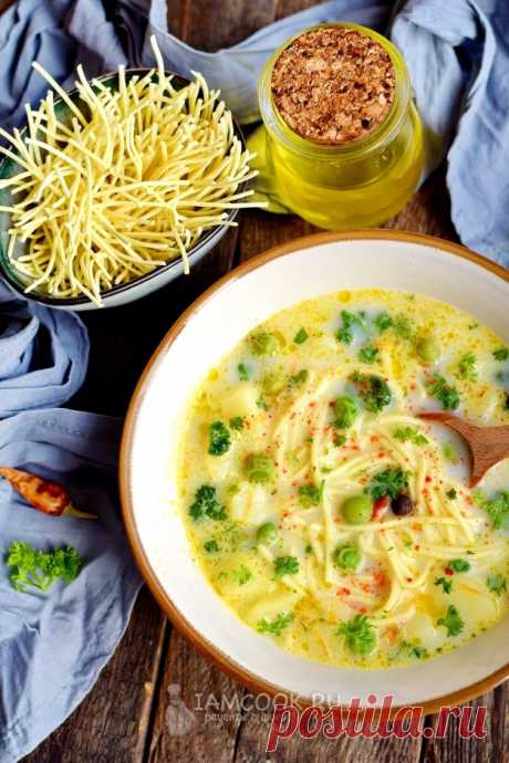 Сырный суп с яичной лапшой и зеленым горошком — рецепт с фото пошагово