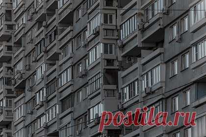 Россиянам дали совет по покупке недвижимости. В России ввели в эксплуатацию нового многоквартирного жилья на 21 процент больше, чем за аналогичный период 2022 года. Об этом «Ленте.ру» рассказала эксперт по недвижимости, руководитель агентства недвижимости «Тренд Хаус» Ксения Аверс. Она описала ситуацию на рынке жилья и дала совет по покупке имущества этой осенью.