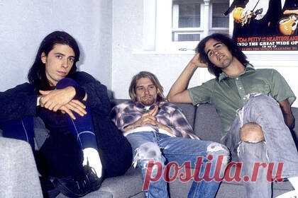 Герой обложки альбома Nirvana обжаловал отказ суда в компенсации. 31-летний художник из Лос-Анджелеса Спенсер Элден, чье детское обнаженное фото размещено на обложке альбома Nevermind рок-группы Nirvana, обжаловал отказа суда в компенсации за моральный ущерб. Американец требовал от бывших участников коллектива и наследников Курта Кобейна выплатить ему по 150 тысяч долларов.