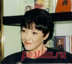 10 апреля в 1937 году родилась Белла Ахмадулин-ПОЭТЕССА-АКТРИСА