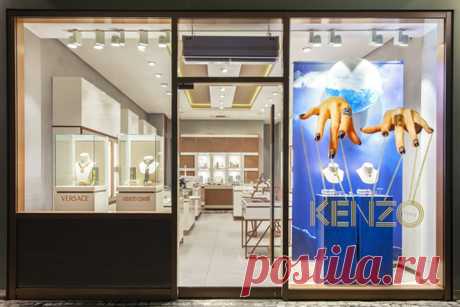 Cadenzza Kenzo Windows by DFROST GmbH & Co. KG, Germany, England, Switzerland »  Retail Design Blog Based on the current campaign, the Cadenzza special window installation for Kenzo takes passers-by in its mystic spell.