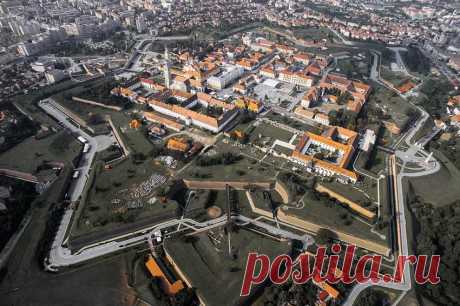 Старинные крепость и собор в румынском городе Алба-Юлия включены в путеводитель "Мишлен" | Туризм