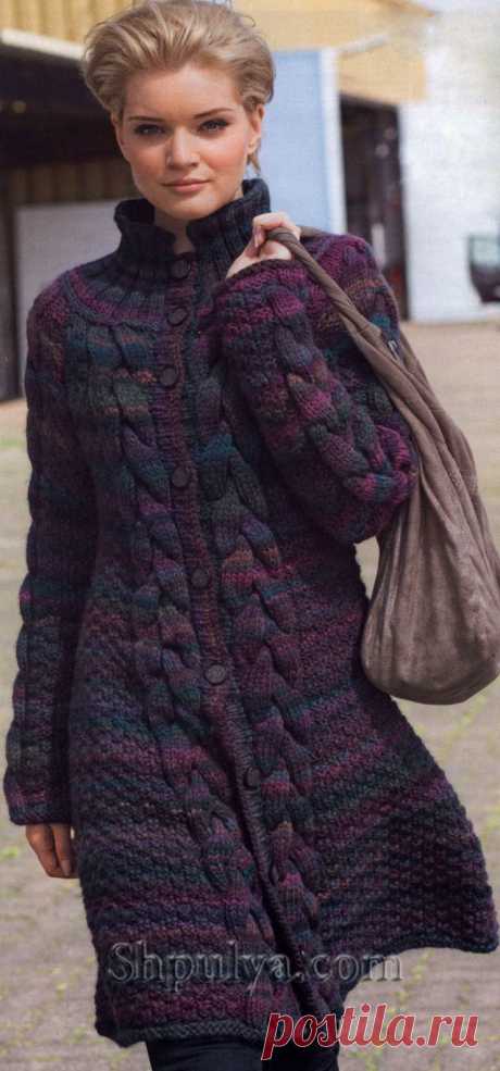 www.SHPULYA.com - Меланжевое пальто с косами, вязаное спицами