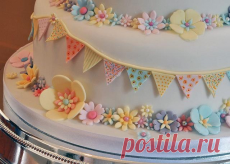 Bunting Wedding Cake - Cake by Sylvania Cakes - Exeter - CakesDecor
