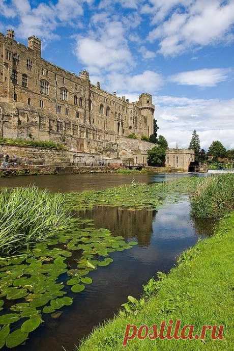 Warwick Castle, England. Medieval castle developed from an original built by William the Conqueror in 1068. The original wooden motte-and-bailey castle was rebuilt in stone in the 12th century. During the Hundred Years War, the facade opposite the town was refortified, resulting in one of the most recognisable examples of 14th century military architecture. Sir Fulke Greville converted it to a country house. X