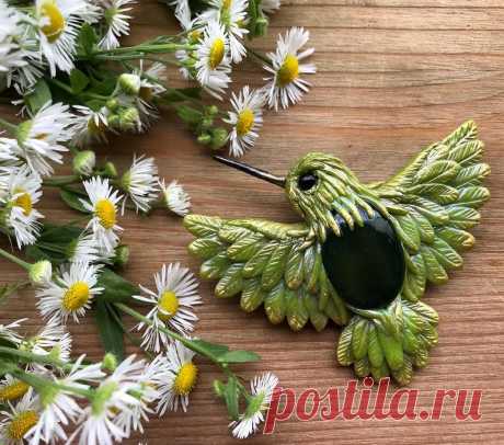 Hummingbird brooch with green agate Golden Green Bird jewelry | Etsy