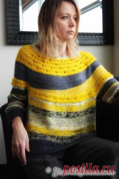 Джемпер Луч солнца Оригинальная модель женского свитера, связанного из разного вида пряжи на спицах 4.5 мм. Вязание модели выполняется по кругу с применением...