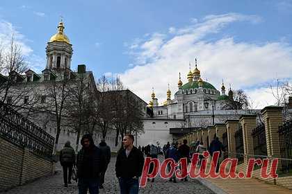 Раскольническая ПЦУ назначила наместника в Киево-Печерскую лавру. Глава раскольнической Православной церкви Украины (ПЦУ) митрополит Епифаний назначил архимандрита Авраамия (Лотыша) исполняющим обязанности наместника Киево-Печерской лавры. Архимандрит в свою очередь обратился к священнослужителям канонической Украинской православной церкви и призвал их перейти в ПЦУ.