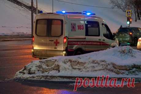 В Подмосковье подросток захотел сделать селфи в заброшенном здании и погиб. В подмосковном Звенигороде подросток погиб после падения с высоты заброшенного здания, где он пытался сделать селфи. Об этом сообщает Telegram-канал Shot. 15-летний подросток выпал из окна постройки с шестиметровой высоты в понедельник, 21 февраля. Тогда он гулял по недостроенному зданию школы дзюдо.