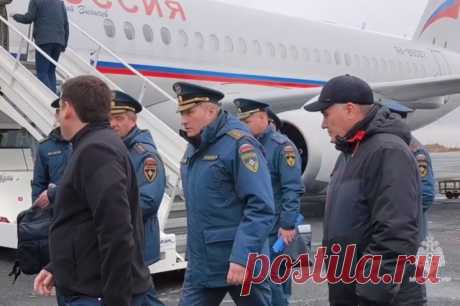 Глава МЧС России прибыл на место подтопления в Оренбургскую область. Александр Куренков совершит облет подтопленных территорий.