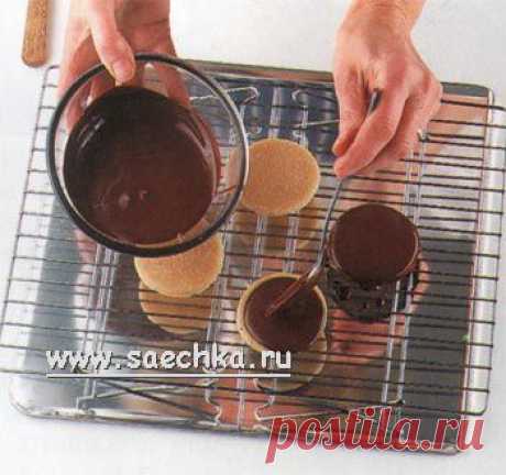 Как обливать шоколадом готовые изделия | рецепты на Saechka.Ru
