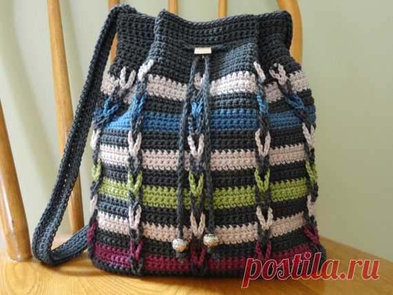Drawstring Shoulder Bag Gray Blue Green Magenta Stripes Lined Pockets Crochet Purse A new drawstring shoulder bag! It has stripes of Blue, Kiwi Green, Silver Gray and Magenta on a Slate Gray background. So fresh! It is crocheted of sturdy mercerized cotton yarn with a unique linked chain design and is lined with silver gray polyester satin.  The bag has a two