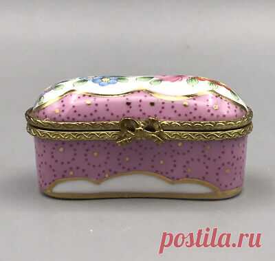 Pink Polka Dot Hinged Trinket Box Pink Gold Floral Ceramic  | eBay Sweet porcelain trinket box.  No chips or cracks. In the manner of Limoges. Delicate.  Hinged.  Please see photos for additional details.  Victorian styling. Thank you.