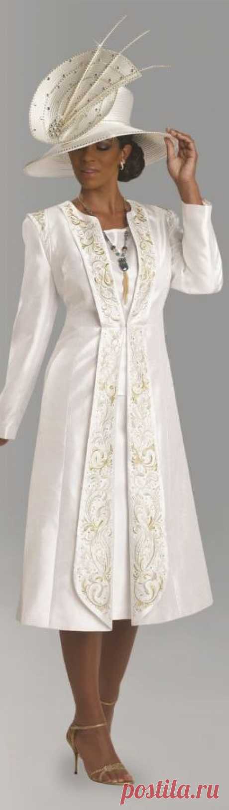 Donna Vinci 5478 Womens White Church Suit - French Novelty
