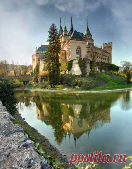 Doors & Windows in our Life ❤ – Google+
 Бойницкий замок-средневековый замок в Бойнице, Словакия.