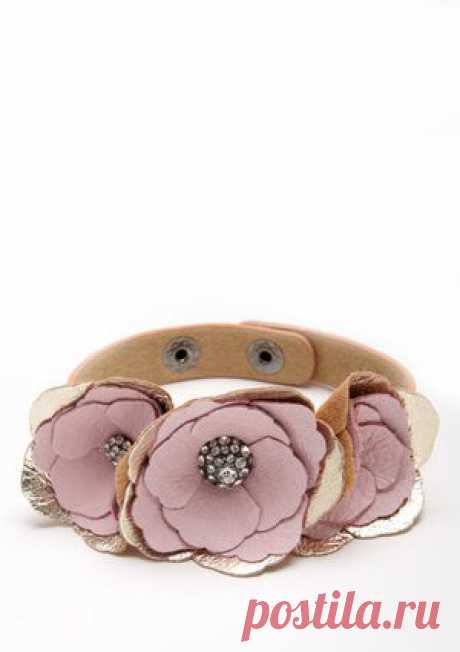 leather flower bracelet. This is so me. | Leather Inspirations | Pint…