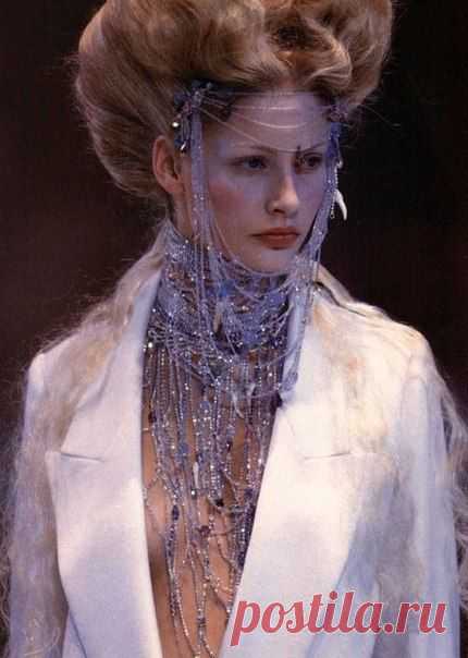 Givenchy Haute Couture F/W 1998/1999 by Alexander McQueen. / Путь моды