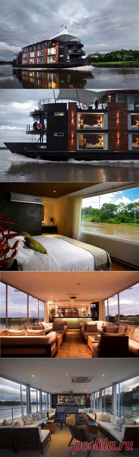 Плавающий по Амазонке отель