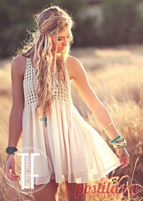 SPECIAL FEATURE: BOHO-CHIC Themed Photo Shoot PHOTOGRAPHY/STYLING: Teri Fode MAKE UP/STYLING: Sara Williams MODELS: 2014 Teri Fode Seniors Spokesmodels Emily A., Olivia H., and Alexa R. from…