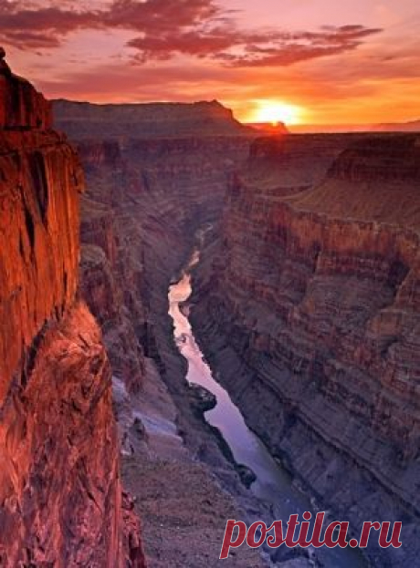 Grand Canyon. Unbelievable. We did this one with Liam. Nothing like a helicopter ride over the Grand Canyon. | Connie Ferelli приколол(а) это к доске Arizona sunsets