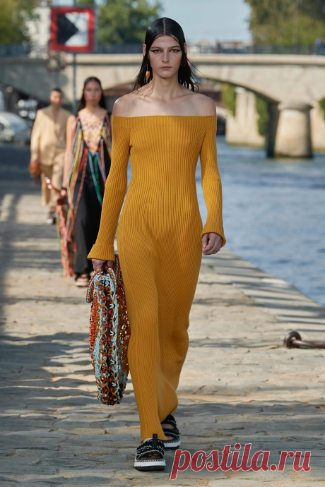 Chloé Spring 2022 Ready-to-Wear Fashion Show | Vogue