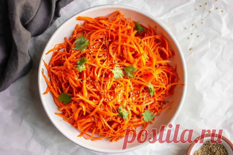 Для Вас 7 рецептов приготовления очень вкусного салата – острая морковь по- корейски в домашних условиях. Рецепты с уксусом, чесноком, кориандром, острым перцем.