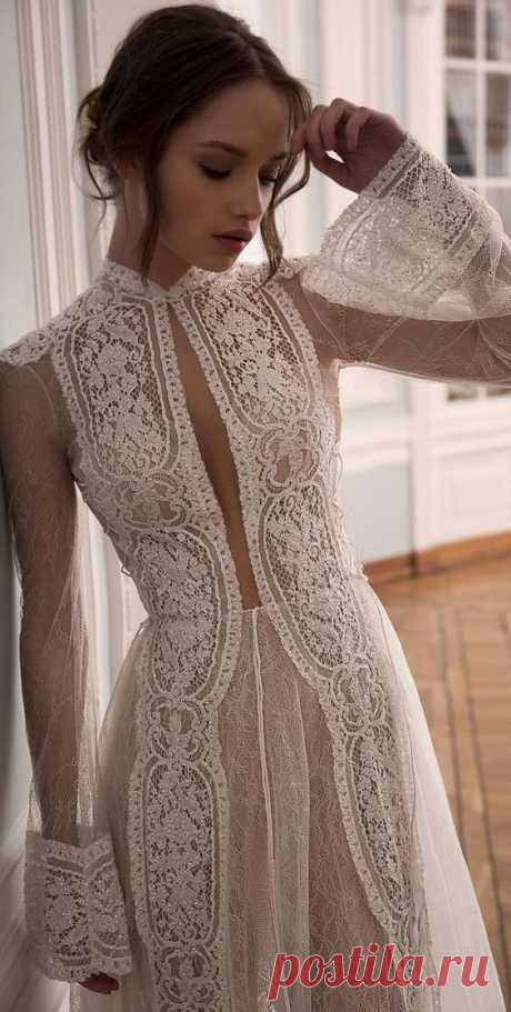 Stunning wedding dress with amazing details - Long sleeves wedding dress #weddingdress #weddinggown