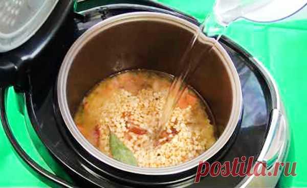 Гороховый суп с копчеными ребрышками в мультиварке Редмонд