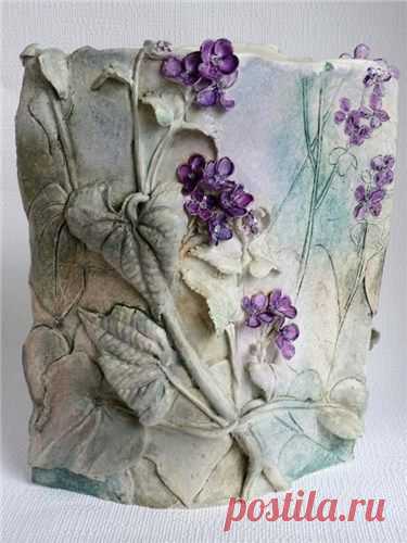 Ceramics by Elaine Hind