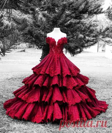 maktumangAllison #debut #maktumang #laces #fashion #design #dress #gown #red