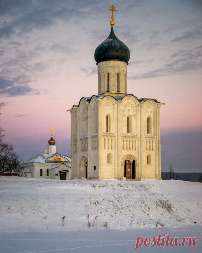 Церковь Покрова на Нерли на закате дня.
📷 Сергей Ершов