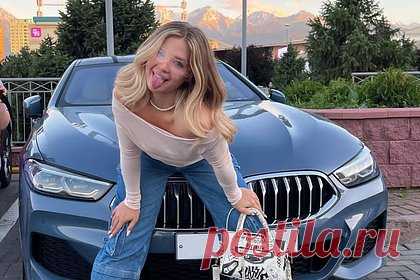 Российская блогерша Аня Покров продала роскошные машины за миллионы рублей. Популярная блогерша Аня Покров избавилась от роскошных автомобилей, которые оставила в России во время переезда в США. 23-летняя звезда TikTok продала внедорожник Mercedes-Benz GLS 400 за 9,7 миллиона рублей и седан BMW 840D Xdrive, стоимость которого ориентировочно составляет 8,5 миллиона рублей.