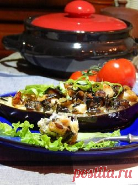 Баклажаны, запеченные с рисом, курицей и грибами - кулинарный рецепт.